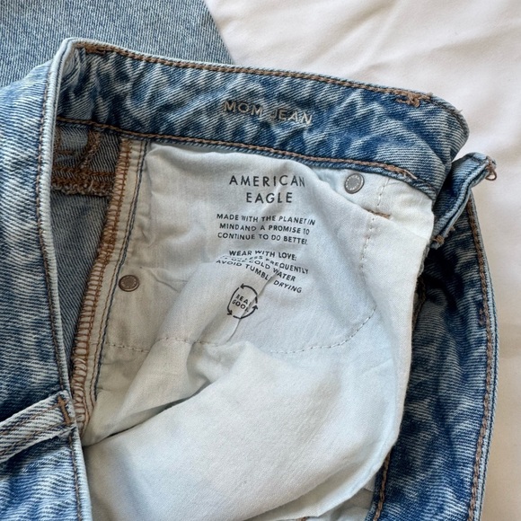 american eagle distressed ripped mom jeans - Picture 6 of 7